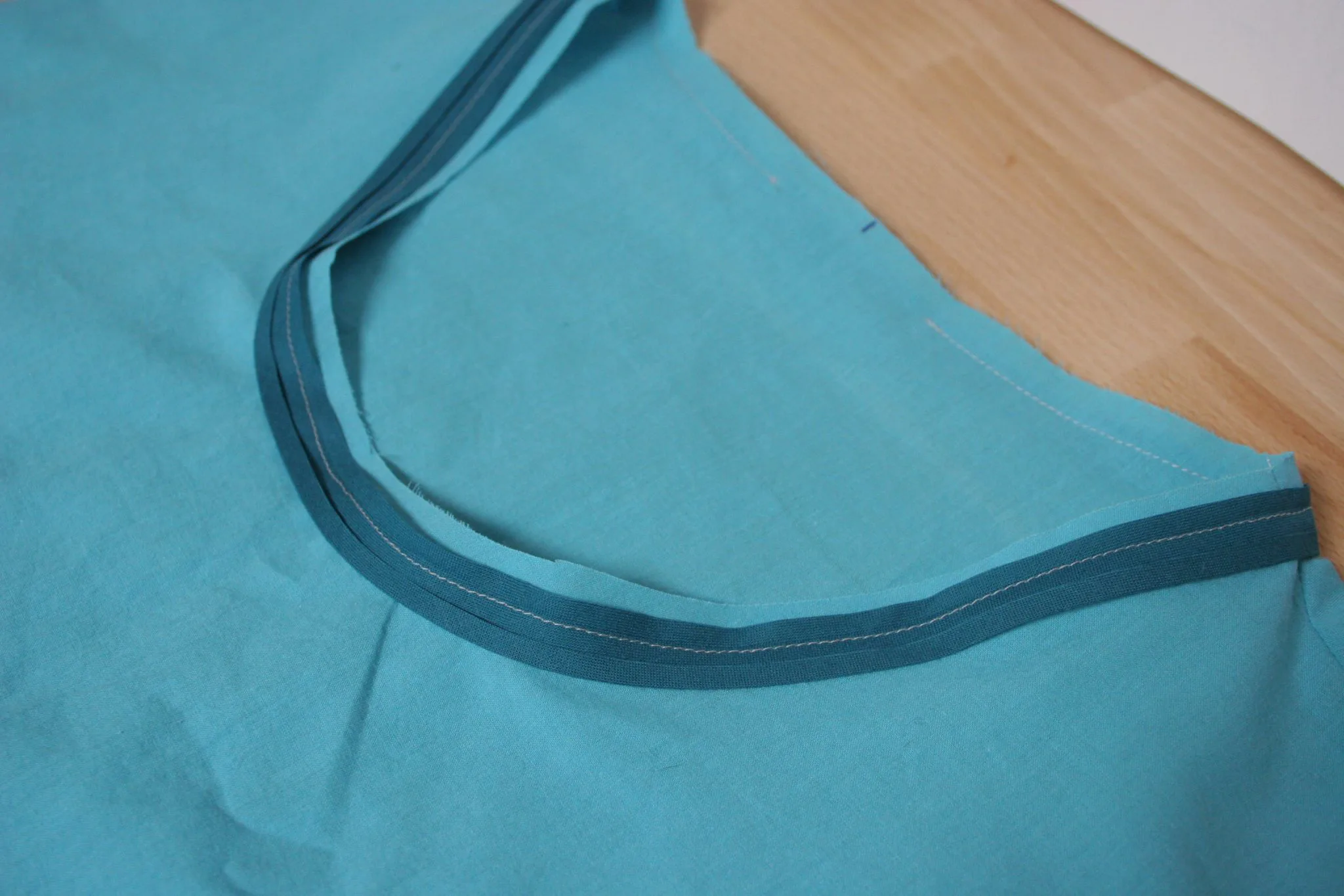 How to finish a neckline with bias tape