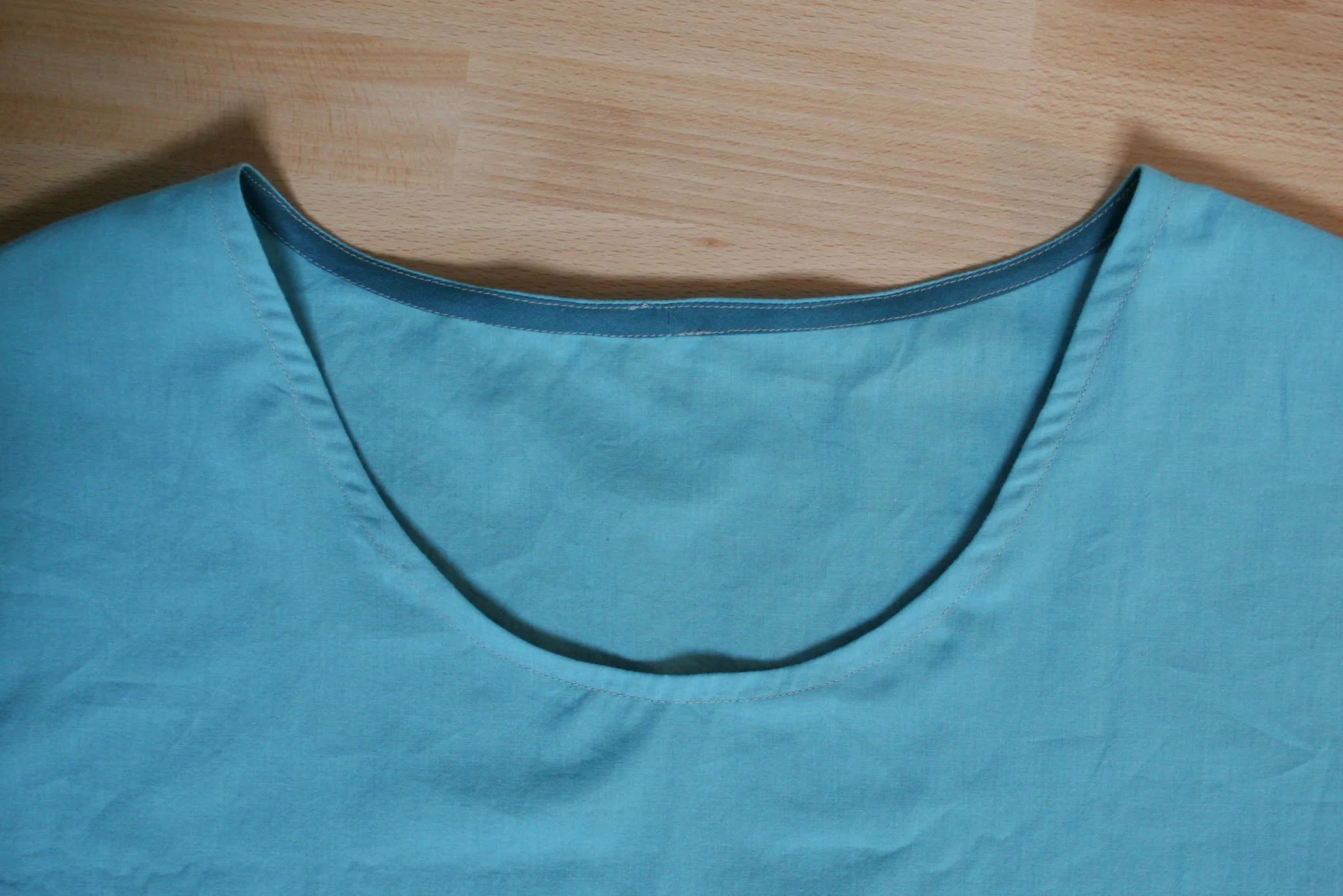 How to finish a neckline with bias tape